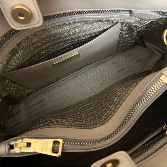 Prada Promenade Leather Saffiano Handbag - Picture 6 of 15